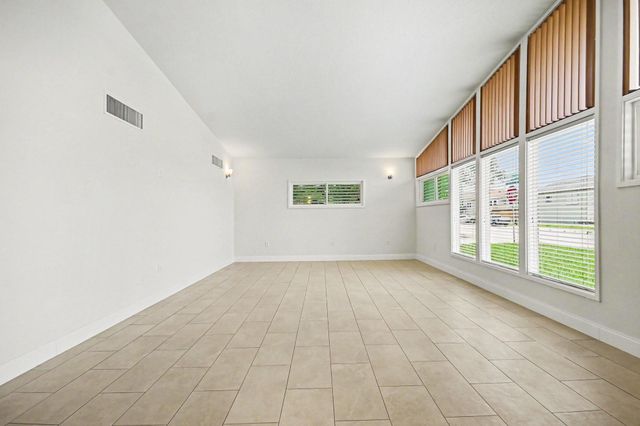 2005 Mary Moody Northen Boulevard, Galveston, TX 77551