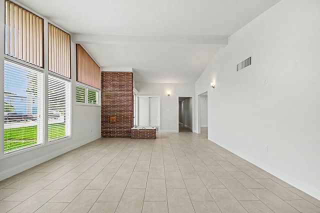 2005 Mary Moody Northen Boulevard, Galveston, TX 77551