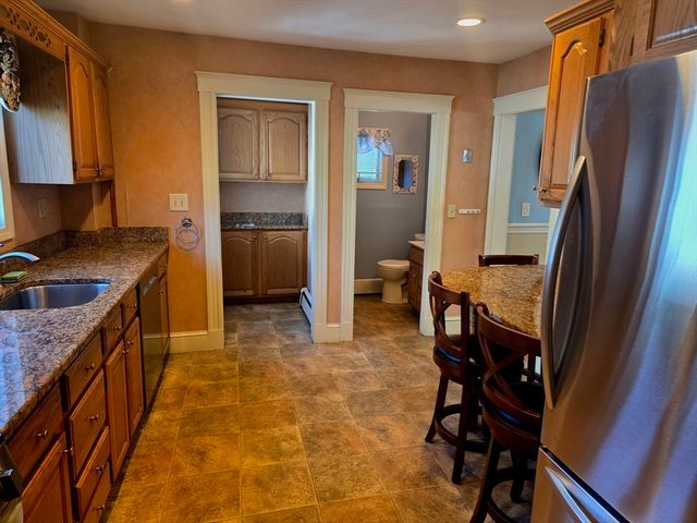 10 Hughes St, Quincy, MA 02169