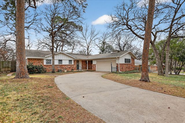 729 W Cheryl Avenue, Hurst, TX 76053