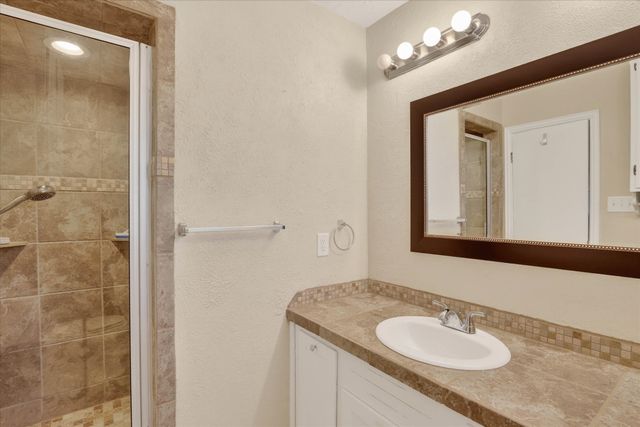 729 W Cheryl Avenue, Hurst, TX 76053