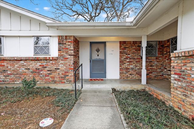 729 W Cheryl Avenue, Hurst, TX 76053