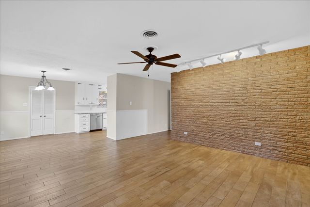 729 W Cheryl Avenue, Hurst, TX 76053