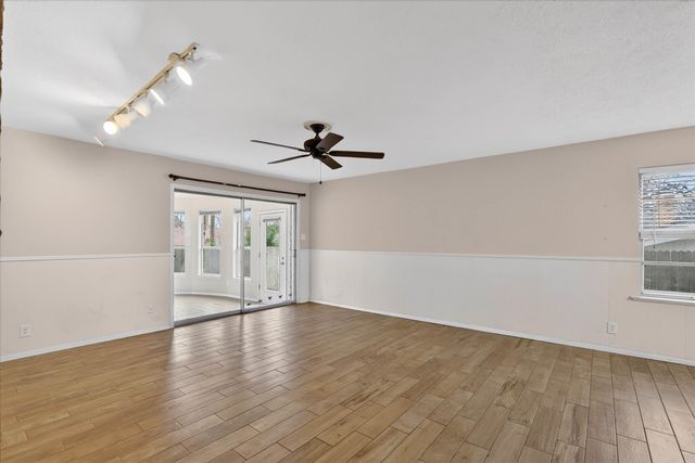 729 W Cheryl Avenue, Hurst, TX 76053