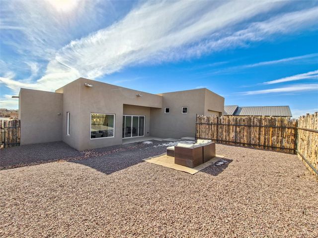 21 Flower Garland, Santa Fe, NM 87508