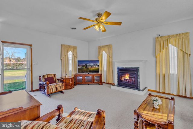 1943 NOMINI GROVE RD, Montross, VA 22520
