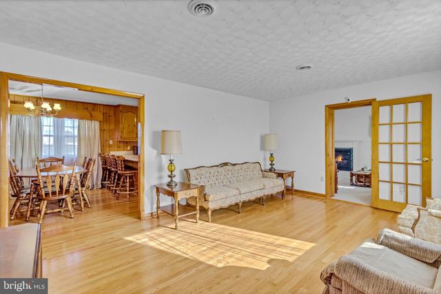1943 NOMINI GROVE RD, Montross, VA 22520