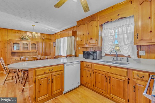 1943 NOMINI GROVE RD, Montross, VA 22520