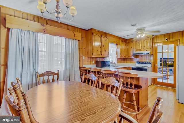 1943 NOMINI GROVE RD, Montross, VA 22520