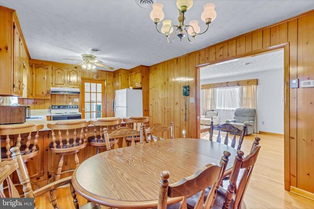 1943 NOMINI GROVE RD, Montross, VA 22520