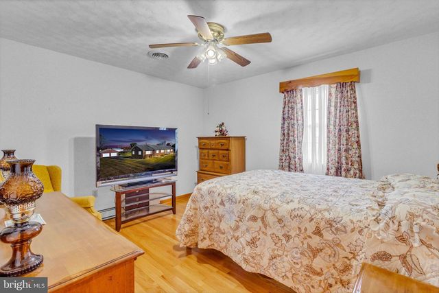 1943 NOMINI GROVE RD, Montross, VA 22520