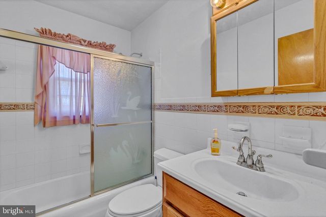 1943 NOMINI GROVE RD, Montross, VA 22520