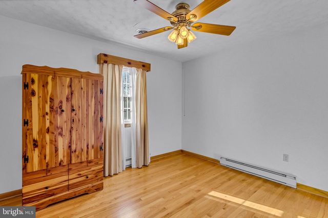 1943 NOMINI GROVE RD, Montross, VA 22520