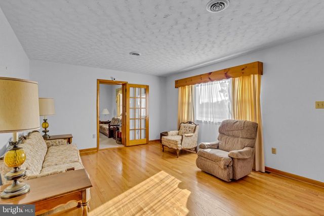 1943 NOMINI GROVE RD, Montross, VA 22520