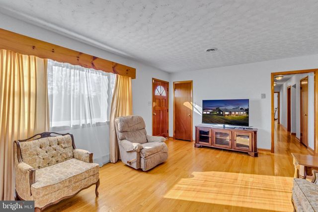 1943 NOMINI GROVE RD, Montross, VA 22520