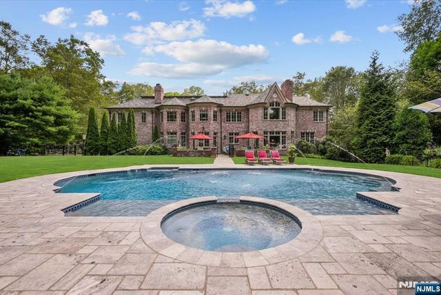 29 N Church Road, Saddle River, NJ 07458