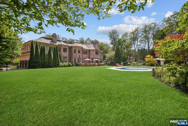 29 N Church Road, Saddle River, NJ 07458