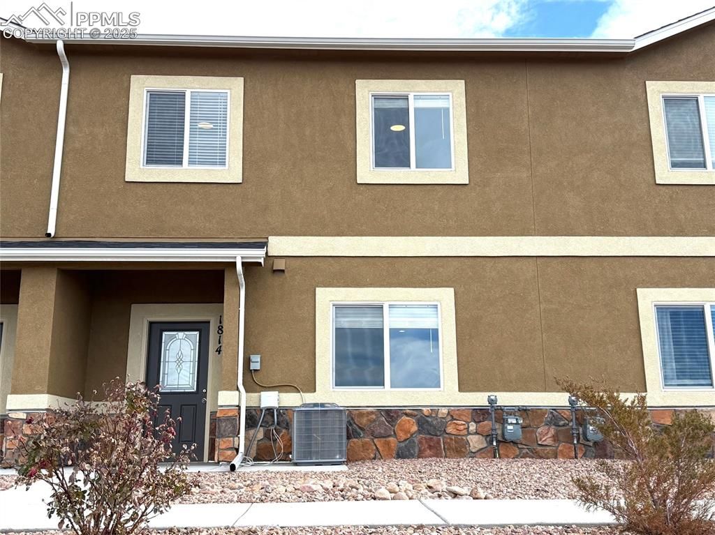 1814 Sandtoft Heights, Colorado Springs, CO 80951