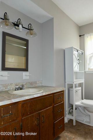 256 Lincoln Dr, Mt Washington, KY 40047