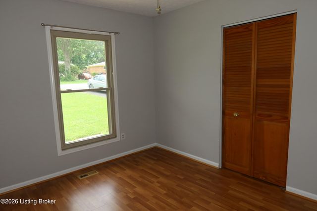 256 Lincoln Dr, Mt Washington, KY 40047