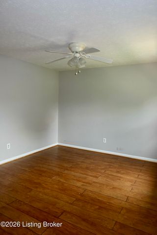 256 Lincoln Dr, Mt Washington, KY 40047