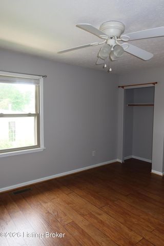 256 Lincoln Dr, Mt Washington, KY 40047