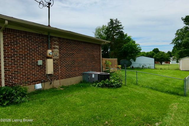 256 Lincoln Dr, Mt Washington, KY 40047