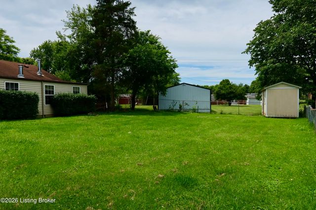 256 Lincoln Dr, Mt Washington, KY 40047