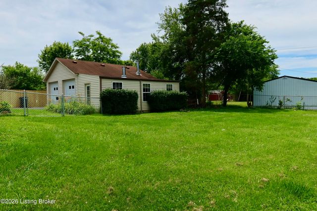 256 Lincoln Dr, Mt Washington, KY 40047