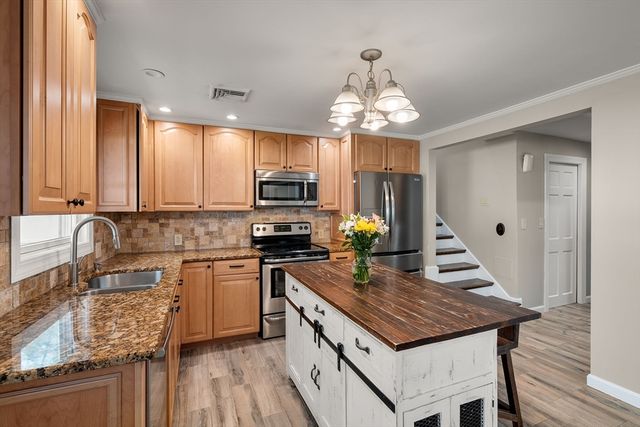 24 Winthrop, West Boylston, MA 01583