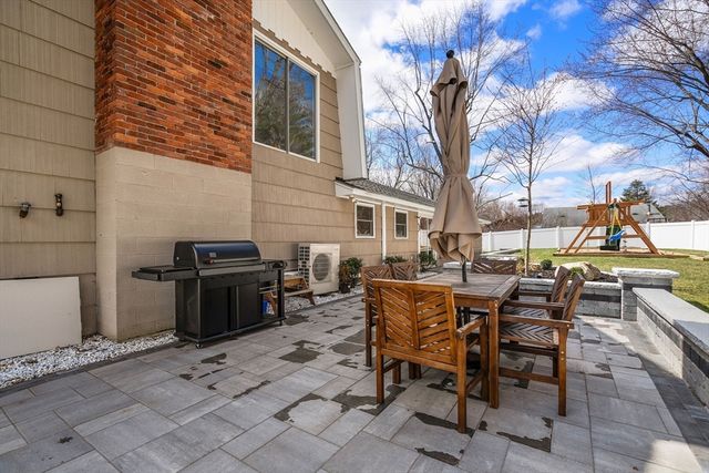 24 Winthrop, West Boylston, MA 01583