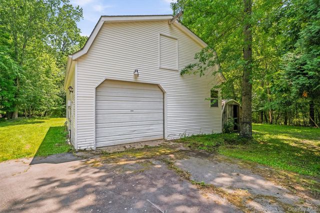 808 S Plank Road, Slate Hill, NY 10973