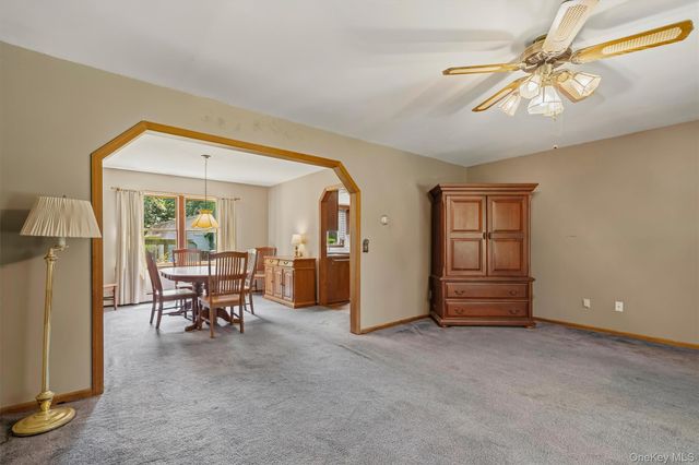808 S Plank Road, Slate Hill, NY 10973
