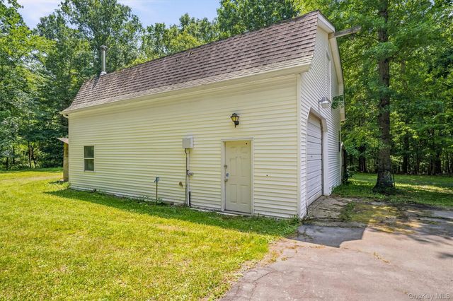 808 S Plank Road, Slate Hill, NY 10973