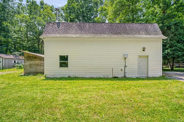 808 S Plank Road, Slate Hill, NY 10973