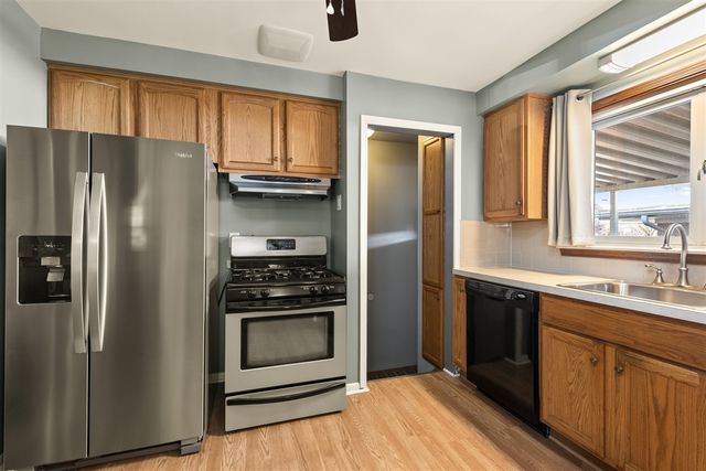 483 Park Avenue, Lincoln Park, MI 48146