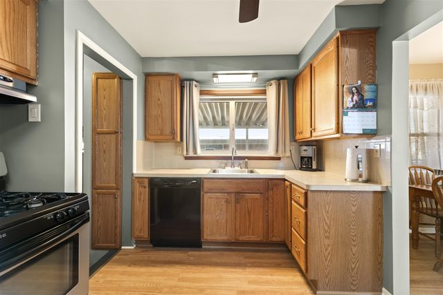 483 Park Avenue, Lincoln Park, MI 48146