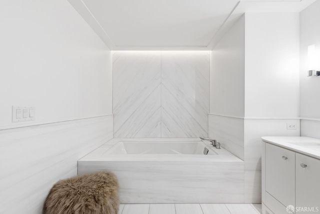 875 California Street 407, San Francisco, CA 94108