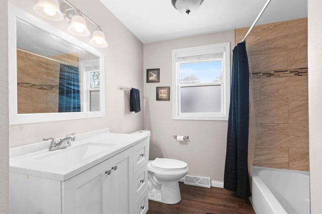 505 BLUEBIRD LANE, Green Bay, WI 54303