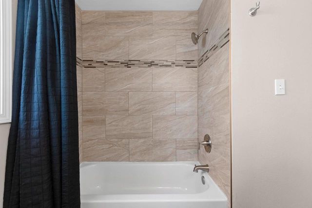 505 BLUEBIRD LANE, Green Bay, WI 54303