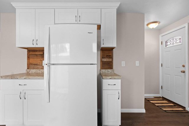 505 BLUEBIRD LANE, Green Bay, WI 54303