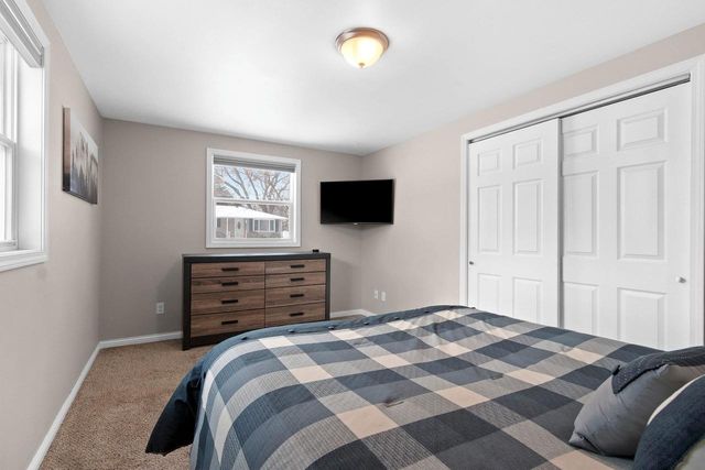 505 BLUEBIRD LANE, Green Bay, WI 54303