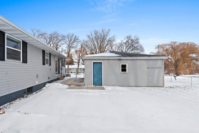 505 BLUEBIRD LANE, Green Bay, WI 54303