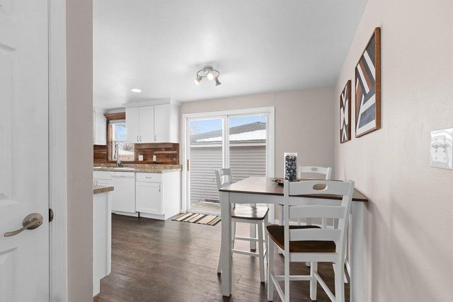 505 BLUEBIRD LANE, Green Bay, WI 54303