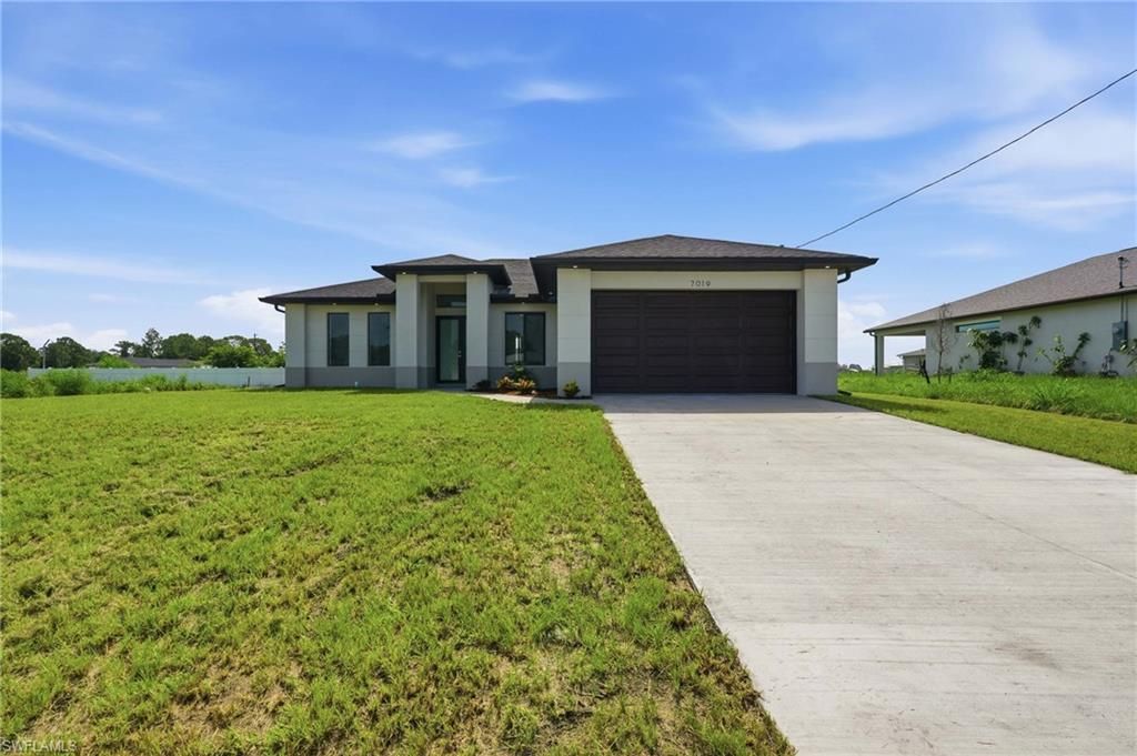 7019 Palpano CIR, LABELLE, FL 33935 — exterior
