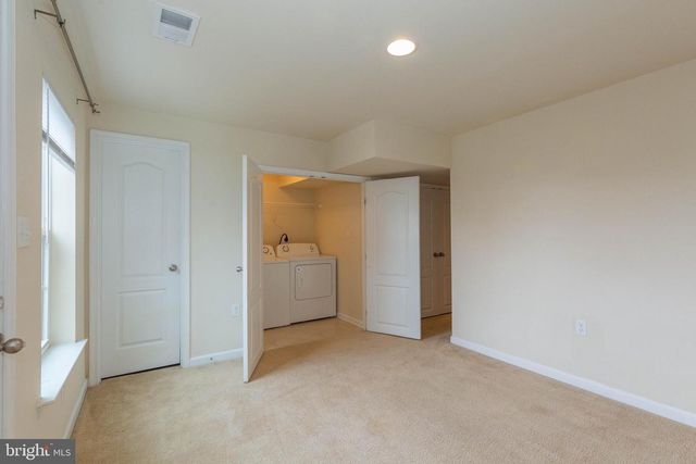 440 RUMBLING ROCK RD, Hedgesville, WV 25427