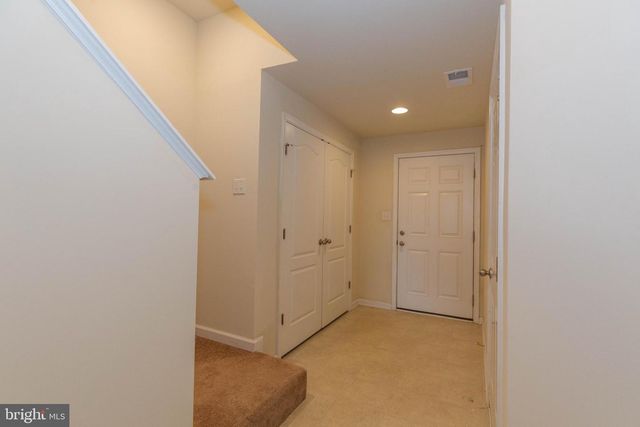 440 RUMBLING ROCK RD, Hedgesville, WV 25427