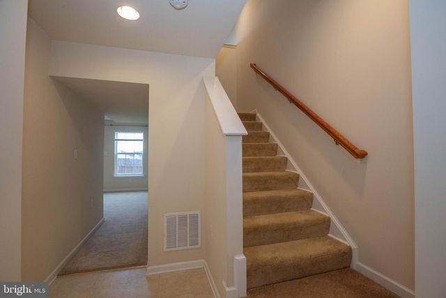 440 RUMBLING ROCK RD, Hedgesville, WV 25427