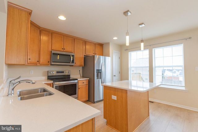 440 RUMBLING ROCK RD, Hedgesville, WV 25427