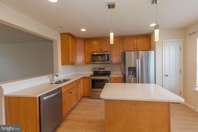 440 RUMBLING ROCK RD, Hedgesville, WV 25427